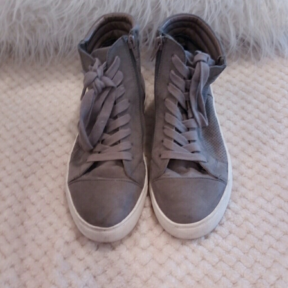 Like new Steven madden high tops .